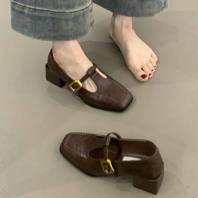 Vintage Fashion Dresses - Chaussures Mary Jane à bout carré